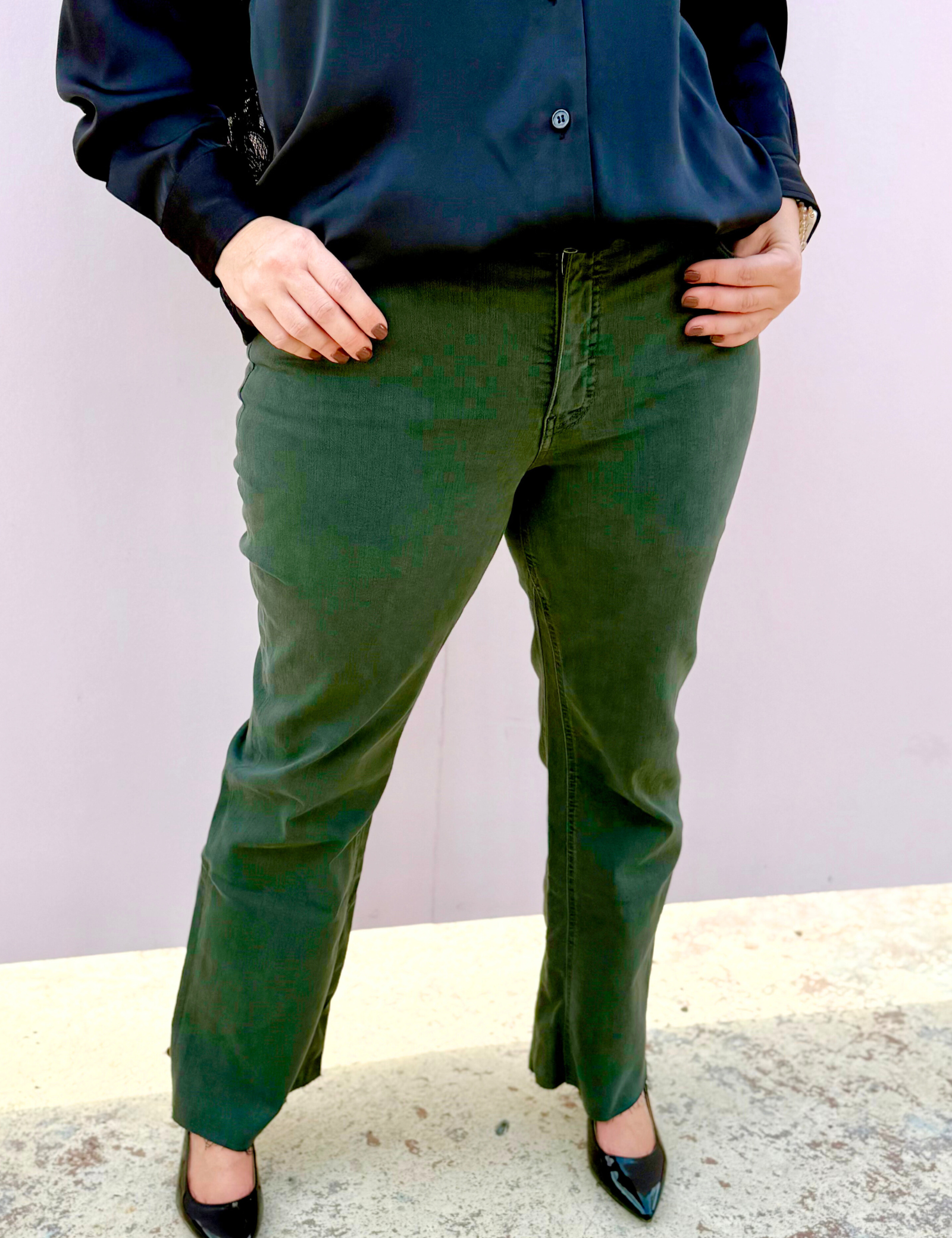 KUT | Kelsey Mid Rise Ankle Flare